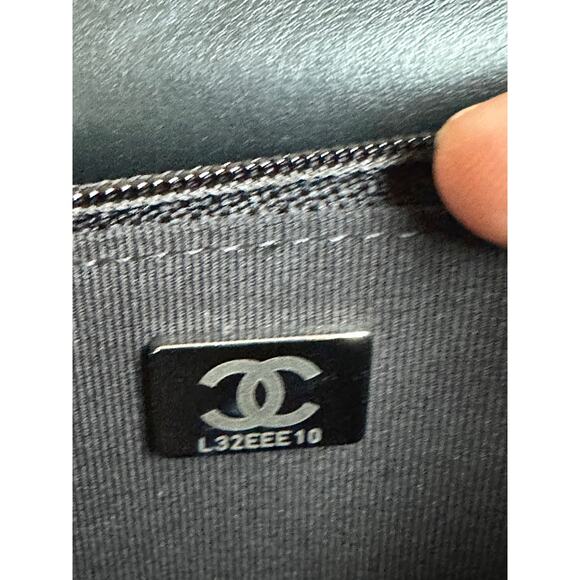 Chanel So Black Reissue 2.55 Wallet on Chain Chevron Sheepskin 45903 - Picture 12 of 14